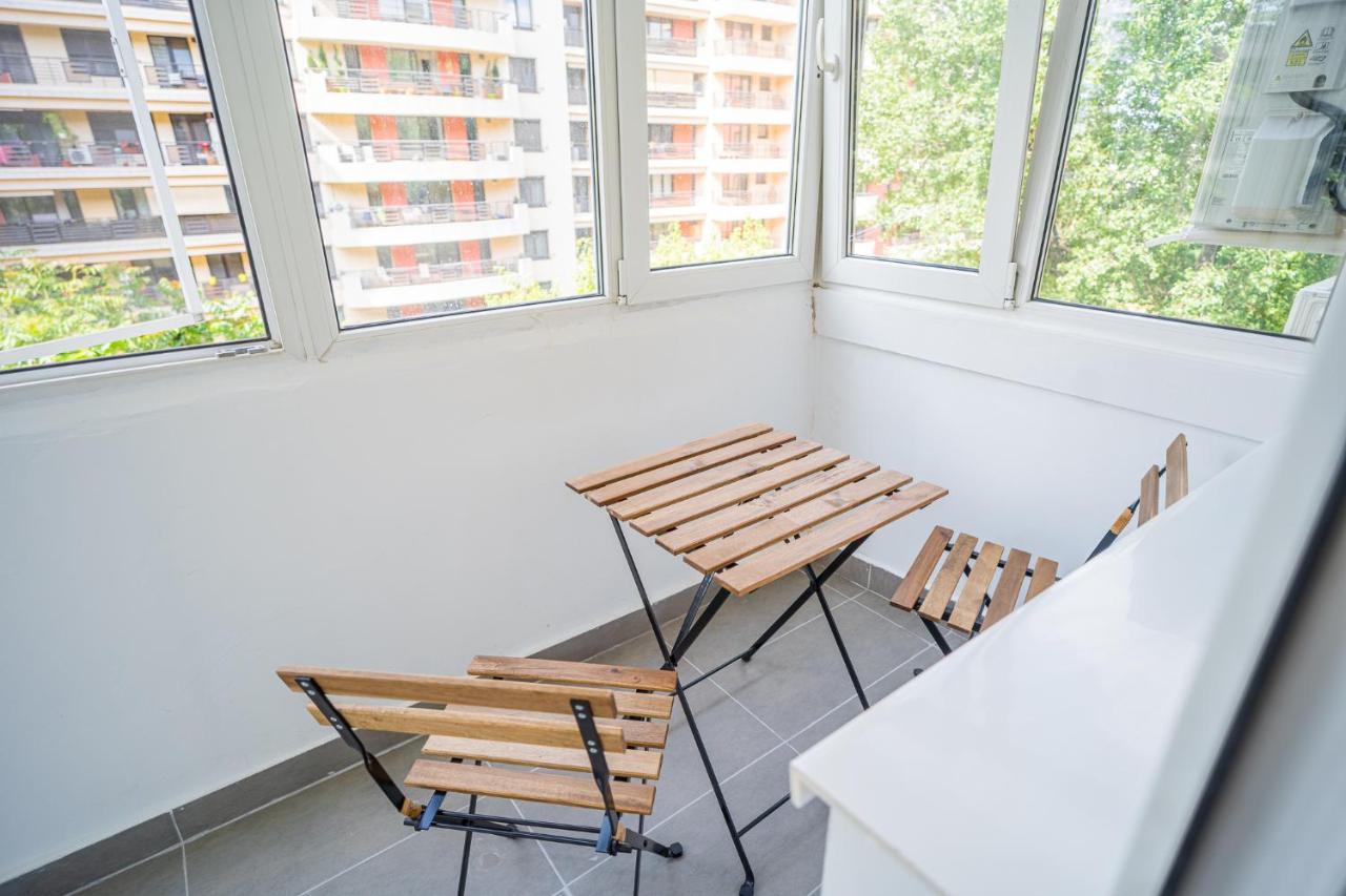 Spacious Newly Renovated 2Br Apartments With Balcony Букурещ Екстериор снимка