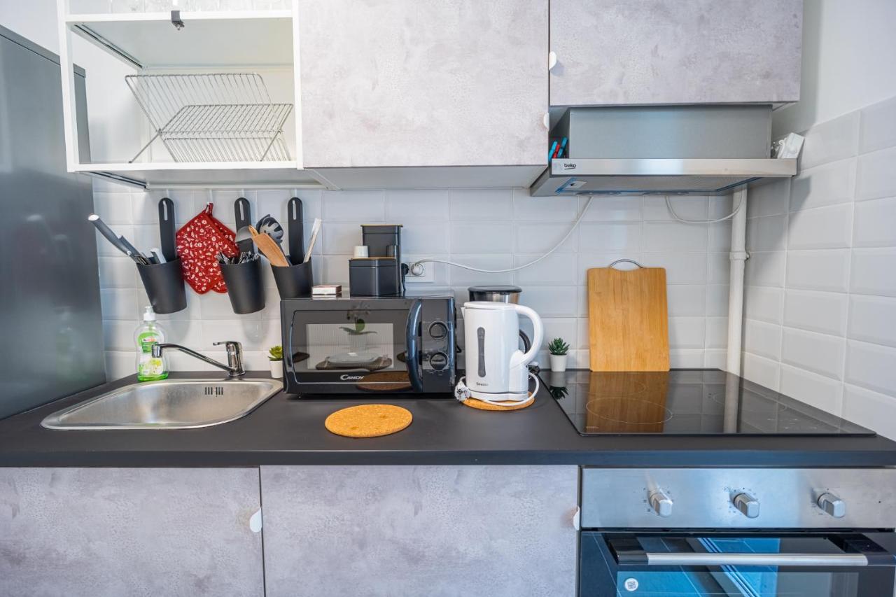 Spacious Newly Renovated 2Br Apartments With Balcony Букурещ Екстериор снимка